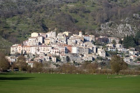 Couvreur Coursegoules